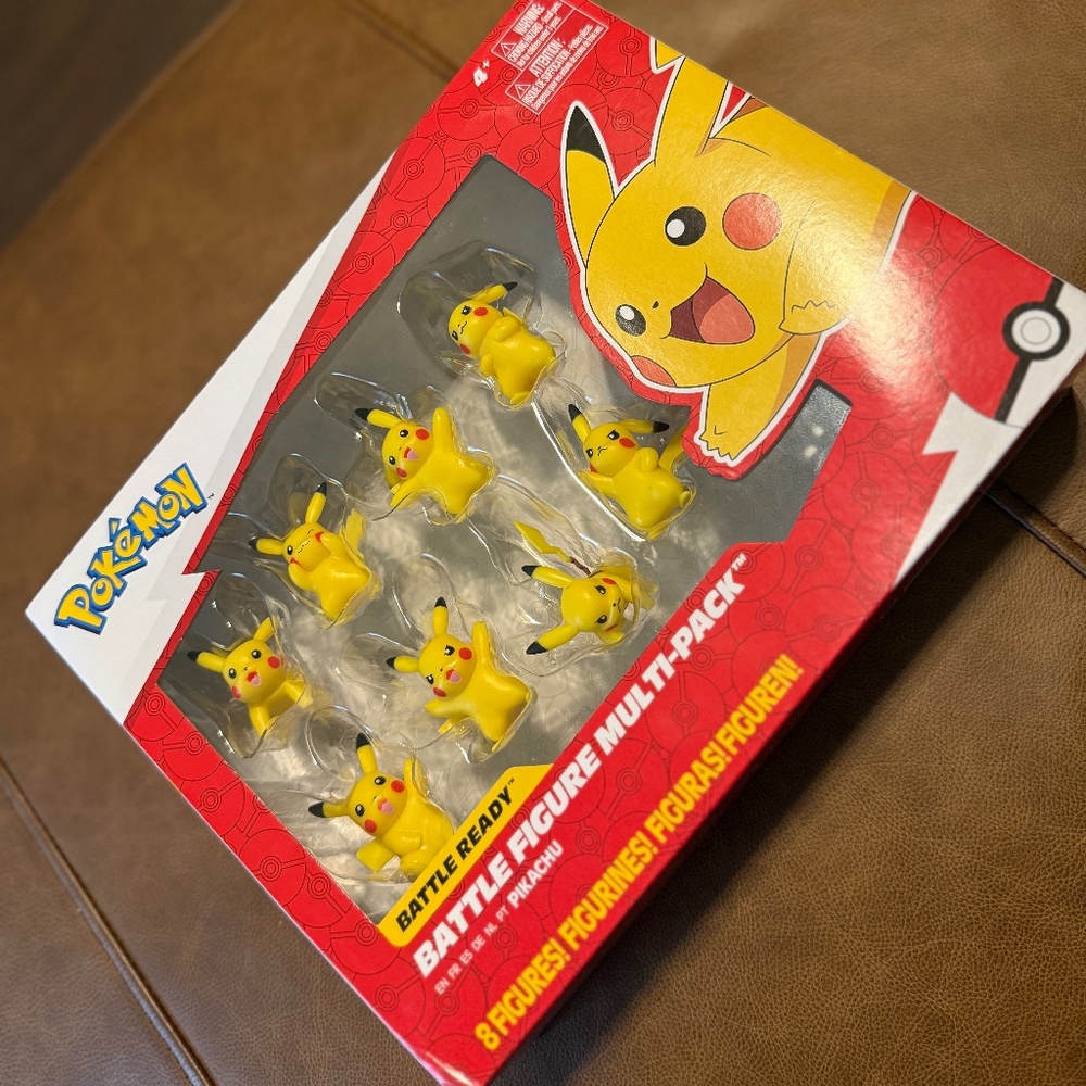 NWT Pokémon 8 Figures Battle Ready Pikachu Battle Figure Multi-Pack